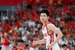 驚魂14分鐘！朱俊龍不沾籃筐力挽狂瀾，防守端化身籃板狂魔