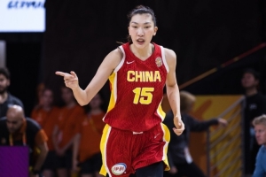 逆境中的堅韌！中國女籃法國戰(zhàn)展現(xiàn)頑強意志