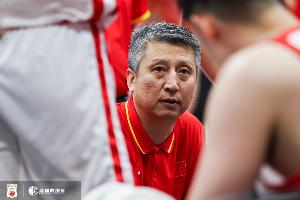鋒線對決風云變幻，中國男籃硬碰韓國鋒線，趙嘉義李弘權(quán)復出不？
